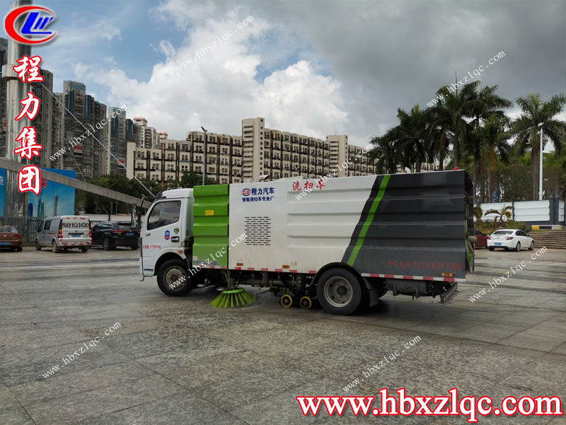 湖北程力集團東風(fēng)凱普特洗掃車(chē)送達深圳福田