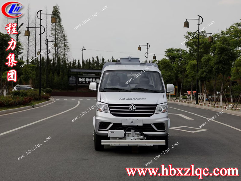 程力集團東風(fēng)小康路面清洗車(chē)助力城市清潔“保衛戰”