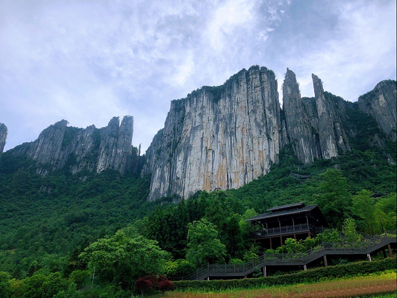 程力集團小編給大家做一個(gè)湖北省內旅游攻略，帶上小伙伴來(lái)一場(chǎng)說(shuō)走就走的旅游吧！