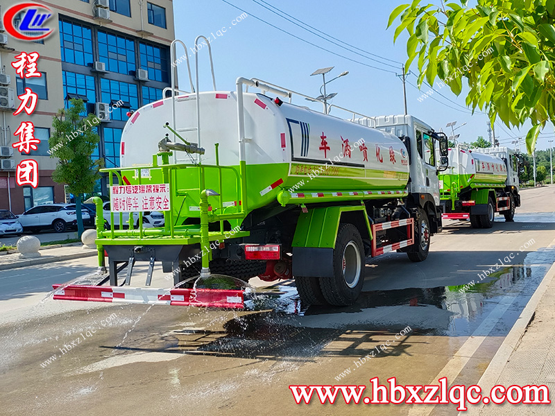 程力集團東風(fēng)D9灑水車(chē)發(fā)車(chē)前往內蒙古通遼市，為內蒙抗旱救災盡一份力！