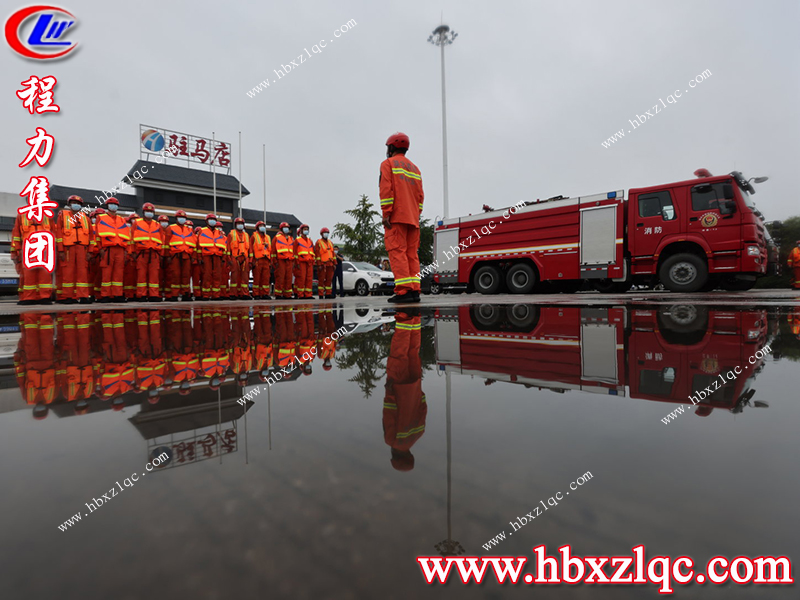 面對暴雨來(lái)臨，鄭州是一所溫暖的城市，困境中大家共同守望度難